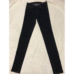 Lady’s angry rabbit dark wash skinny jeans size 27